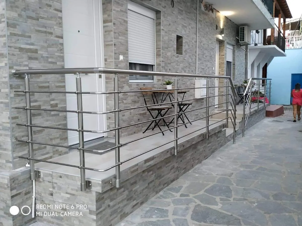 Lavim Apartments Szikiá